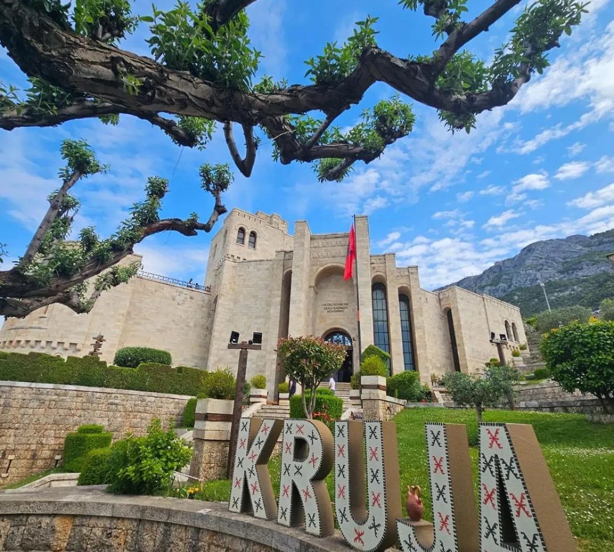 Pensión Hotel Castle - Inside,Voga Guesthause Krujë Albania